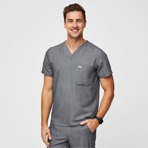 NWT Figs Leon Three-Pocket Scrub Top in Graphite Size CL